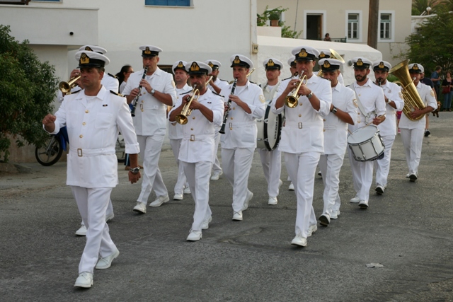 Spetses Armata Festival: Hellenic Navy band matching through Spetses